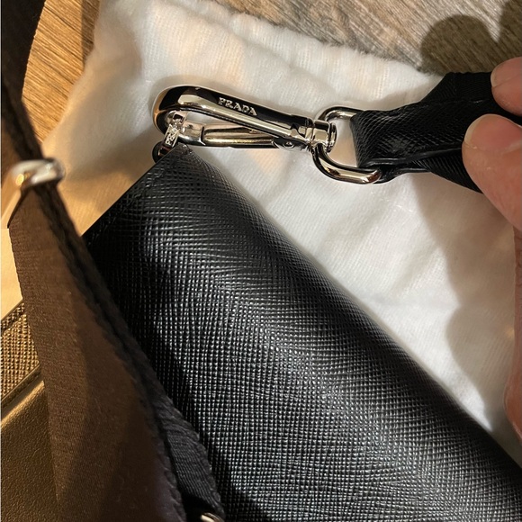 Authentic Prada leather envelope crossbody bag - Picture 4 of 16